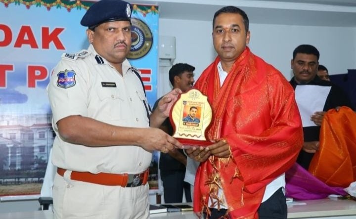 మెదక్ జిల్లా పోలీసు యూనియన్ ఎన్నికల్లో మెంబర్ గా గెలుపొందిన ఏ.విజయ కుమార్ నియామకం పట్ల హర్షం మెదక్,