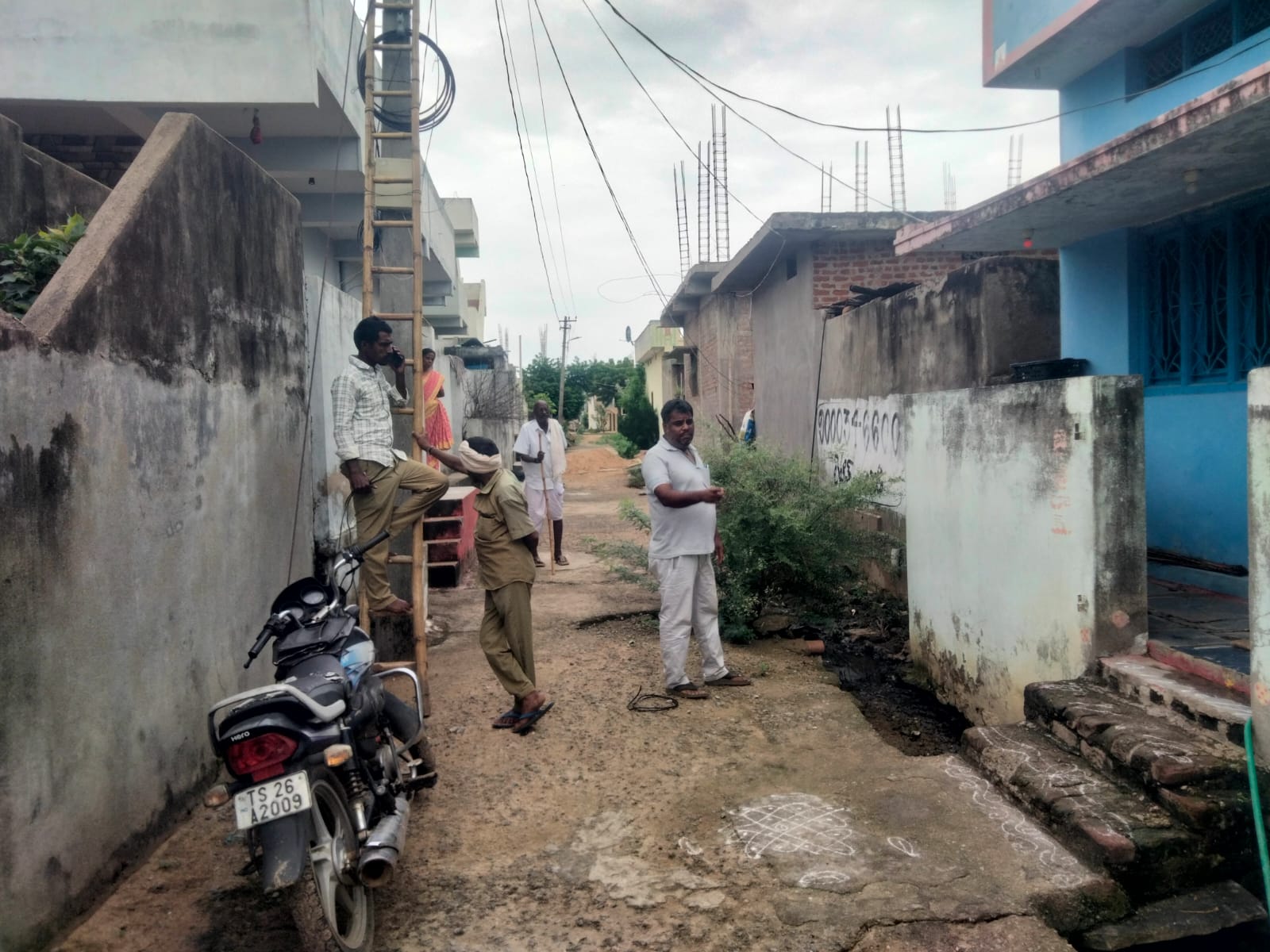 ప్రజా సమస్యల పరిష్కారంలో మెరుగు రాము ముందడుగు..! ప్రజా సమస్యల పరిష్కారంలో మెరుగు రాము ముందడుగు..!