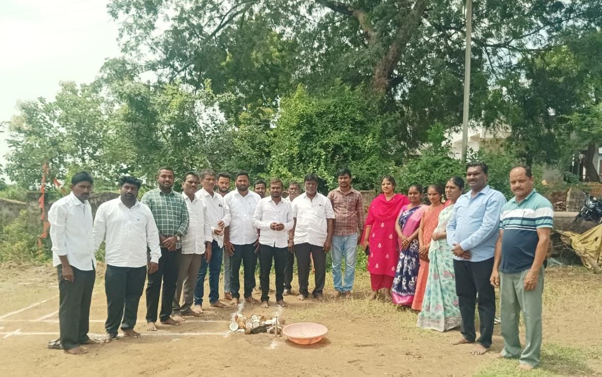 మార్కెట్యార్డులో కమ్యూనిటీ శానిటరీ కాంప్లెక్స్ పనులు ప్రారంభం మార్కెట్యార్డులో కమ్యూనిటీ శానిటరీ కాంప్లెక్స్ పనులు ప్రారంభం