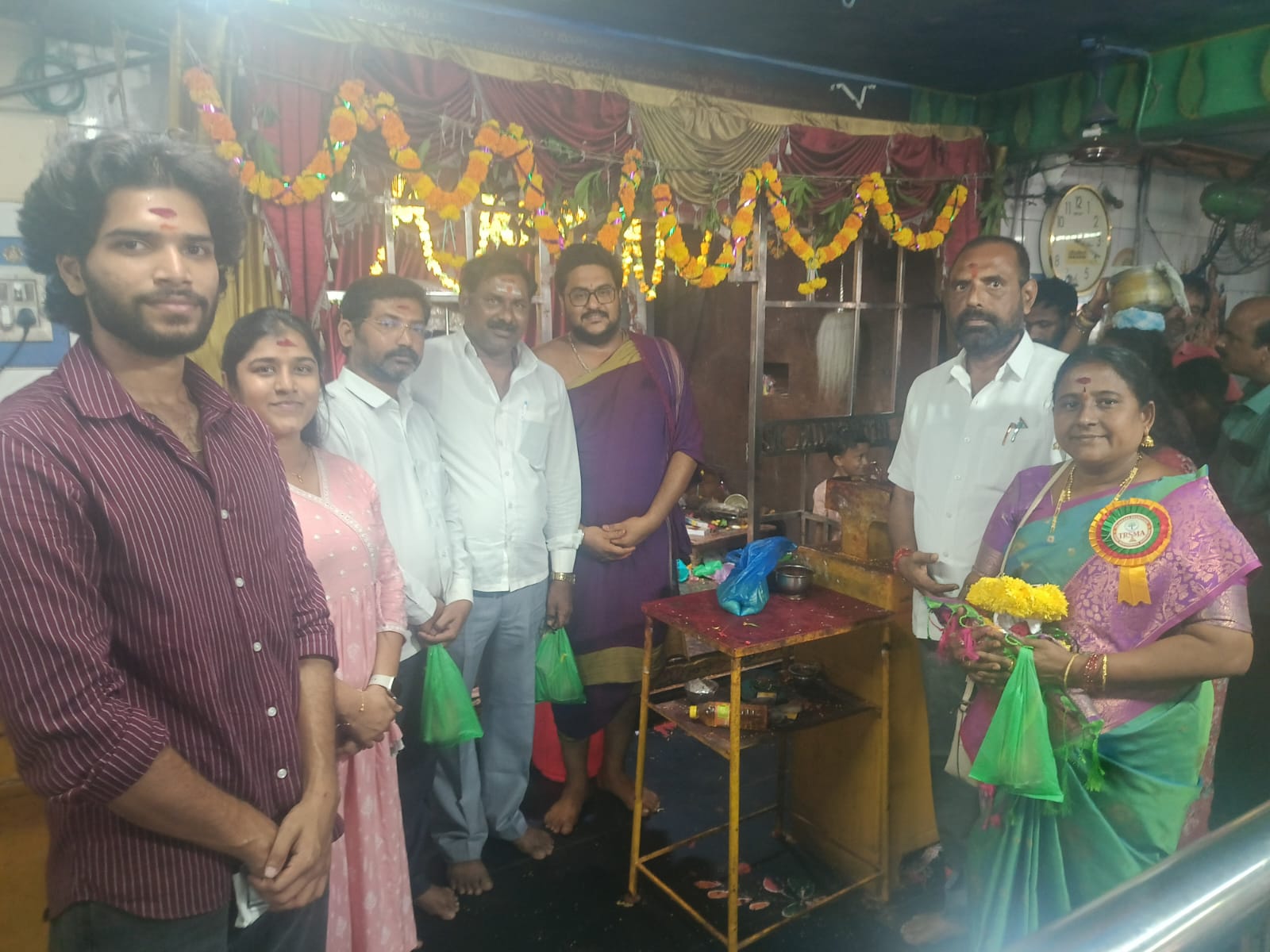 పాల్వంచ పెద్దమ్మ తల్లిని దర్శించిన మున్సిపల్ చైర్పర్సన్ పాల్వంచ పెద్దమ్మ తల్లిని దర్శించిన మున్సిపల్ చైర్పర్సన్