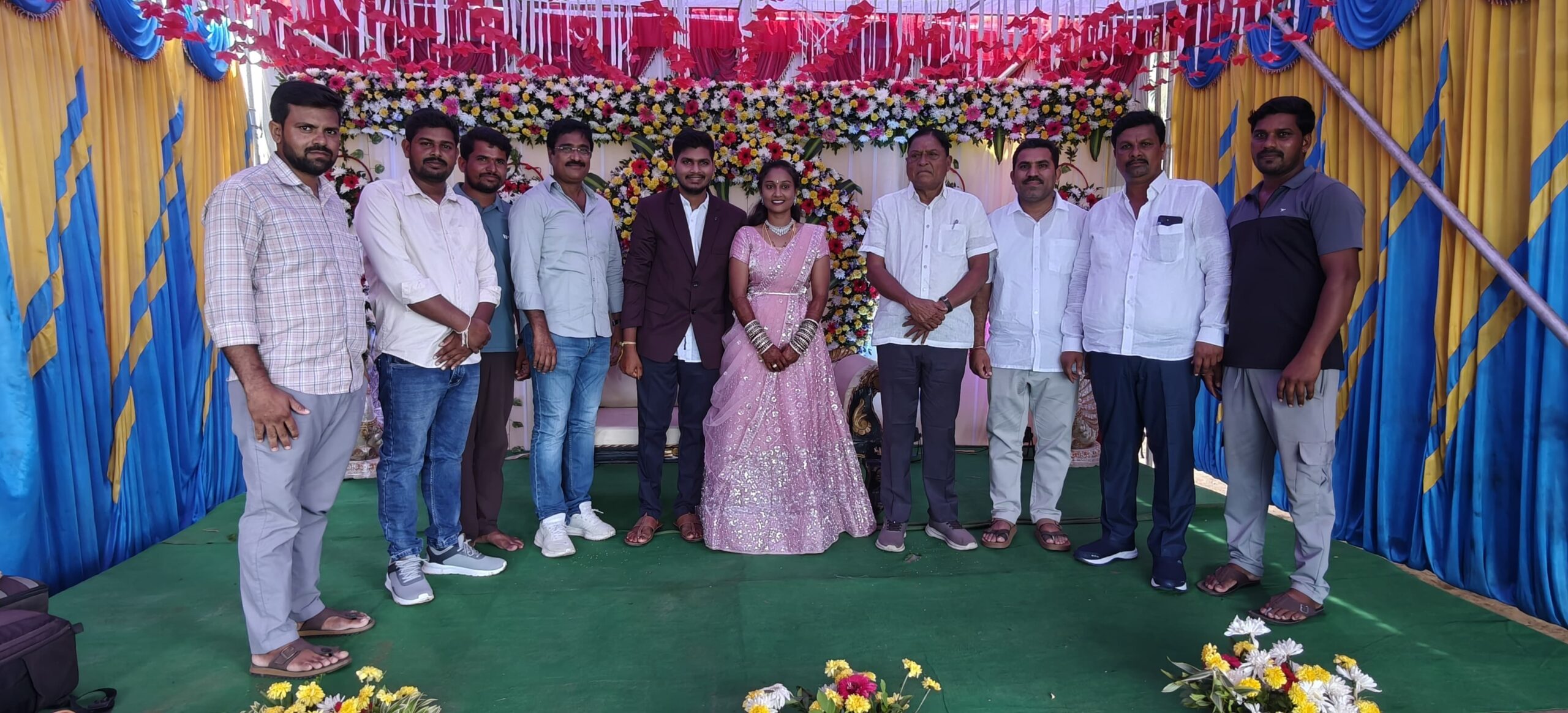 వివాహ రిసెప్షన్ వేడుకకు హాజరైన డోర్నకల్ నియోజకవర్గ మాజీ శాసనసభ్యులు.డీఎస్ రెడ్యా నాయక్