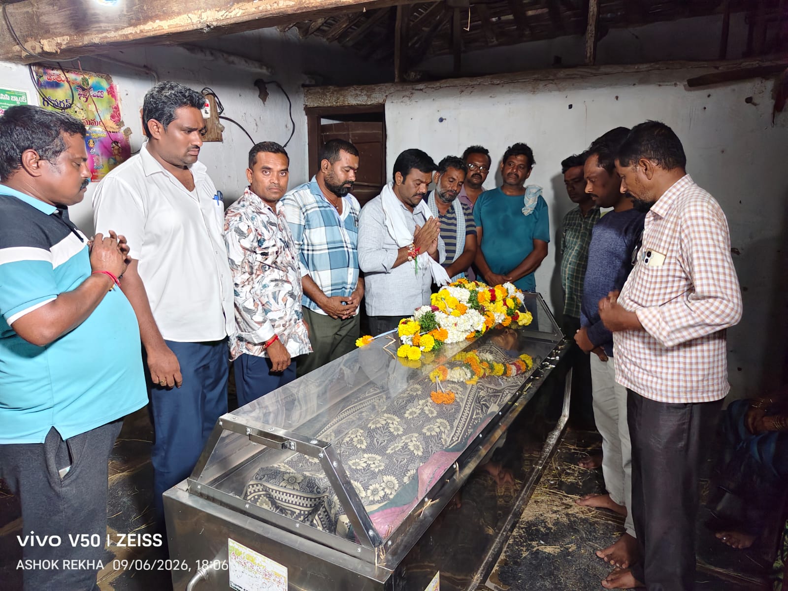 సీనియర్ జర్నలిస్ట్ గోవర్ధన్ను పరామర్శించిన మహబూబాబాద్ జిల్లా యూనియన్ అధ్యక్షుడు శ్రీనివాస్ గౌడ్ సీనియర్ జర్నలిస్ట్ గోవర్ధన్ను పరామర్శించిన మహబూబాబాద్ జిల్లా యూనియన్ అధ్యక్షుడు శ్రీనివాస్ గౌడ్