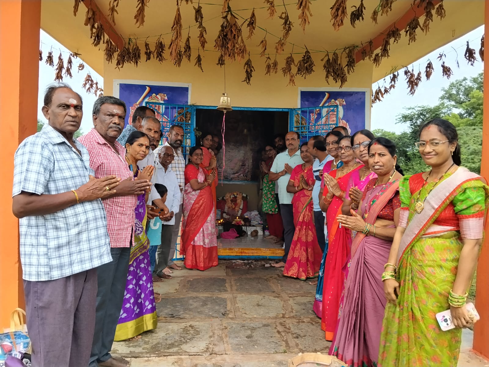 పొలాల అమావాస్య సందర్భంగా ముత్యాలమ్మ అమ్మవారికి ప్రత్యేక పూజలు మరిపెడ మున్సిపల్ చైర్పర్సన్ వీసారపు ప్రగతి శ్రీపాల్ రెడ్డి పొలాల అమావాస్య సందర్భంగా ముత్యాలమ్మ అమ్మవారికి ప్రత్యేక పూజలు మరిపెడ మున్సిపల్ చైర్పర్సన్ వీసారపు ప్రగతి శ్రీపాల్ రెడ్డి