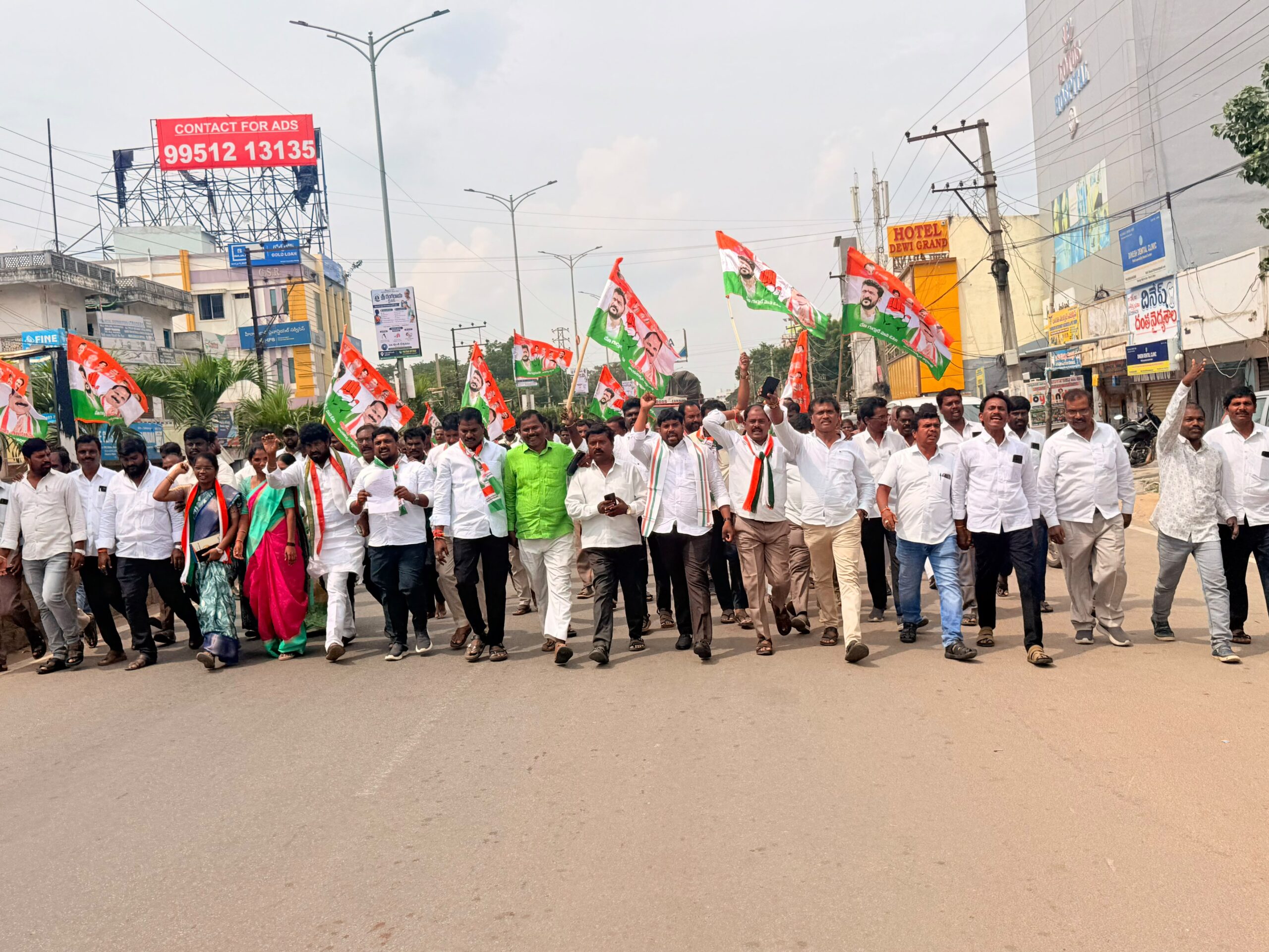 *దళితులు అంటే కెసిఆర్ కు ఇంత అహంకారమా* *దళితులు అంటే కెసిఆర్ కు ఇంత అహంకారమా*