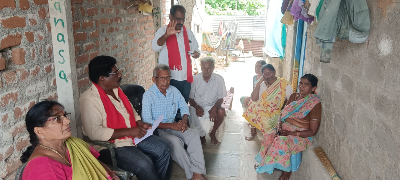 ఉపాధి పనులు కల్పించాలి.. 24 గంటల విద్యుత్ అందించాలి ఉపాధి పనులు కల్పించాలి.. 24 గంటల విద్యుత్ అందించాలి