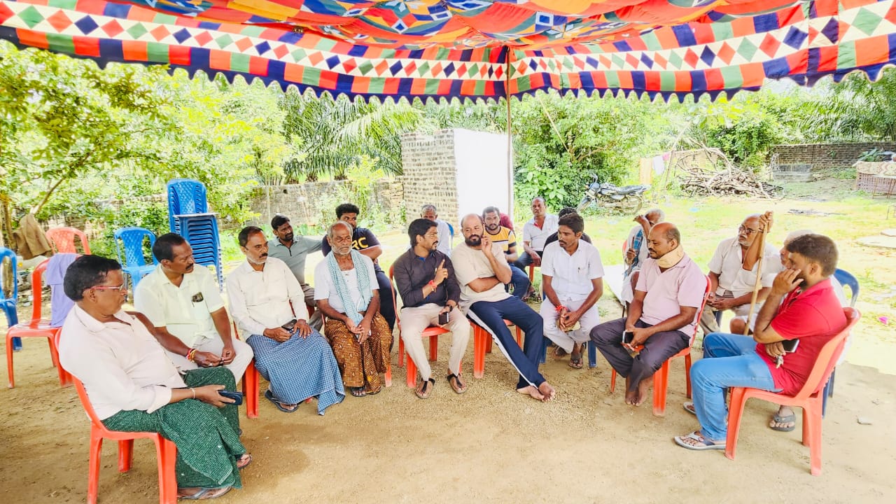 కూన భద్రాద్రి, కూన శ్రీను కుటుంబాలను పరామర్శించిన