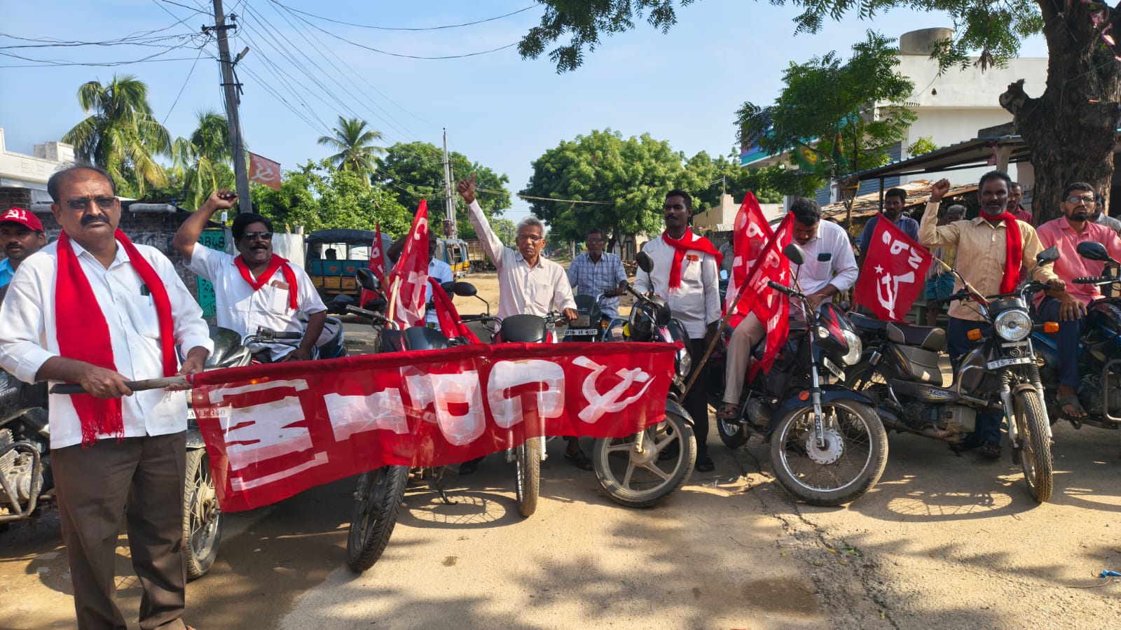 బీజేపీ విధానాలకు ప్రజలు గట్టిగా సమాధానం చెప్పాలి