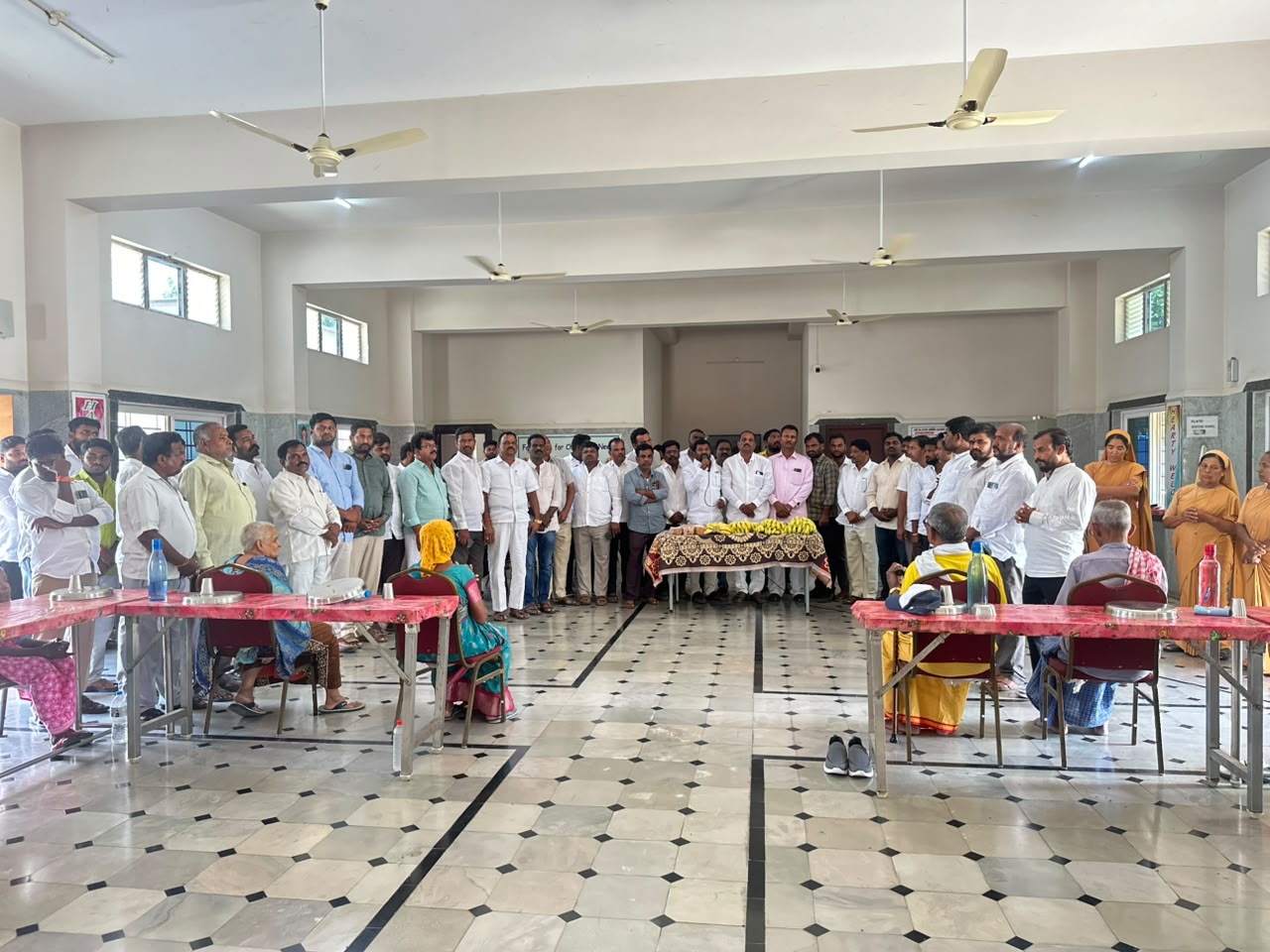 రవీందర్ యాదవ్ భవిష్యత్తులో మరిన్ని ఉన్నత పదవులు చేపట్టాలి రవీందర్ యాదవ్ భవిష్యత్తులో మరిన్ని ఉన్నత పదవులు చేపట్టాలి