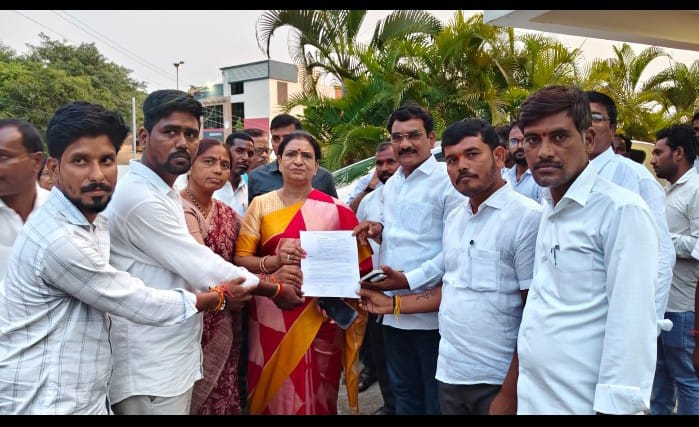నర్వ మండలంలోని అంగన్వాడీ కేంద్రాలకు 1,20,00,000/- రూపాయలను మంజూరు చేయించిన జేజమ్మ – బంగ్ల లక్ష్మికాంత్ రెడ్డి నర్వ మండలంలోని అంగన్వాడీ కేంద్రాలకు 1,20,00,000/- రూపాయలను మంజూరు చేయించిన జేజమ్మ – బంగ్ల లక్ష్మికాంత్ రెడ్డి