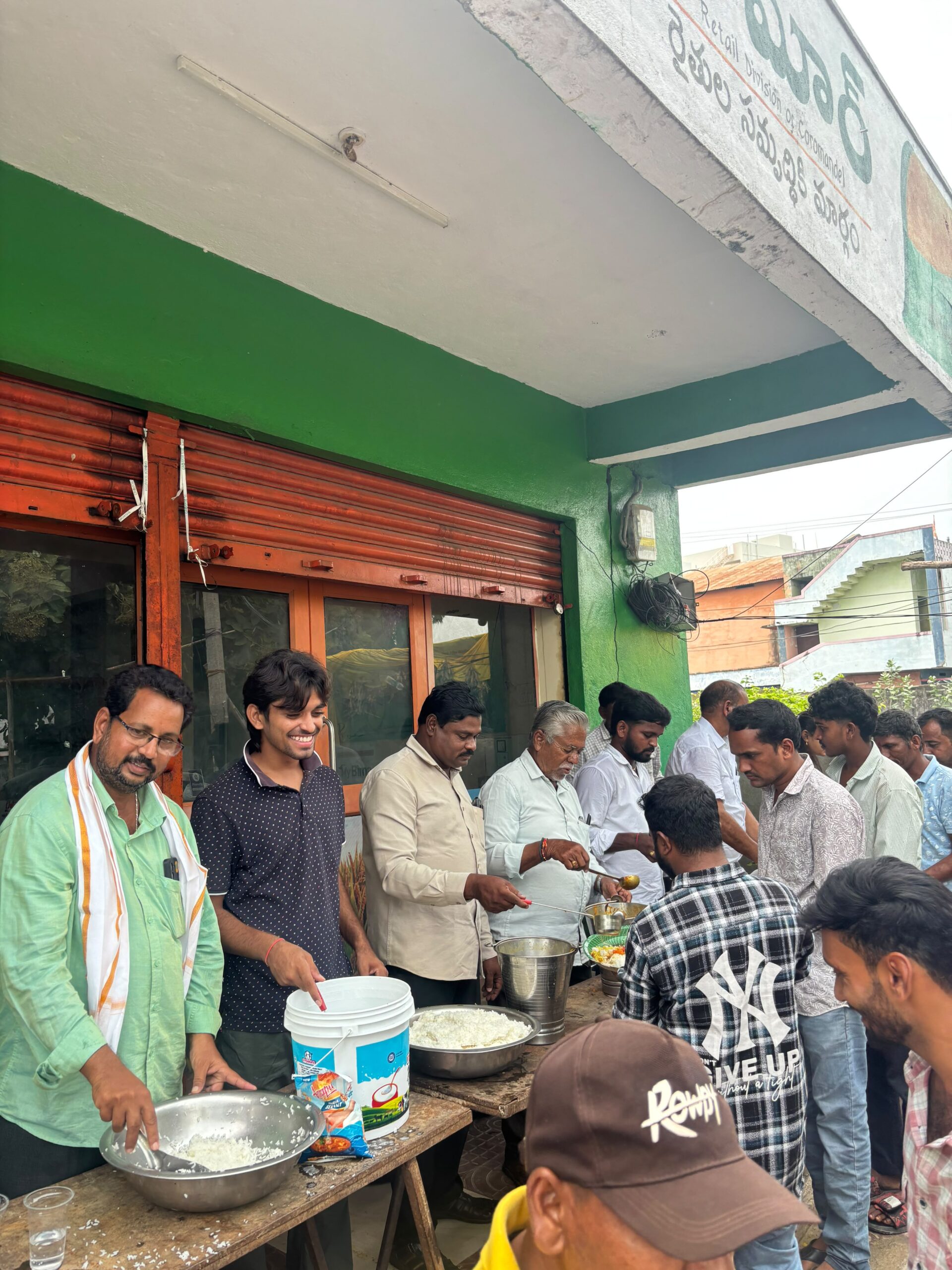 వినాయక చవితి సందర్భంగా 3వ వార్డులో ఘనంగా అన్నదానం కార్యక్రమం