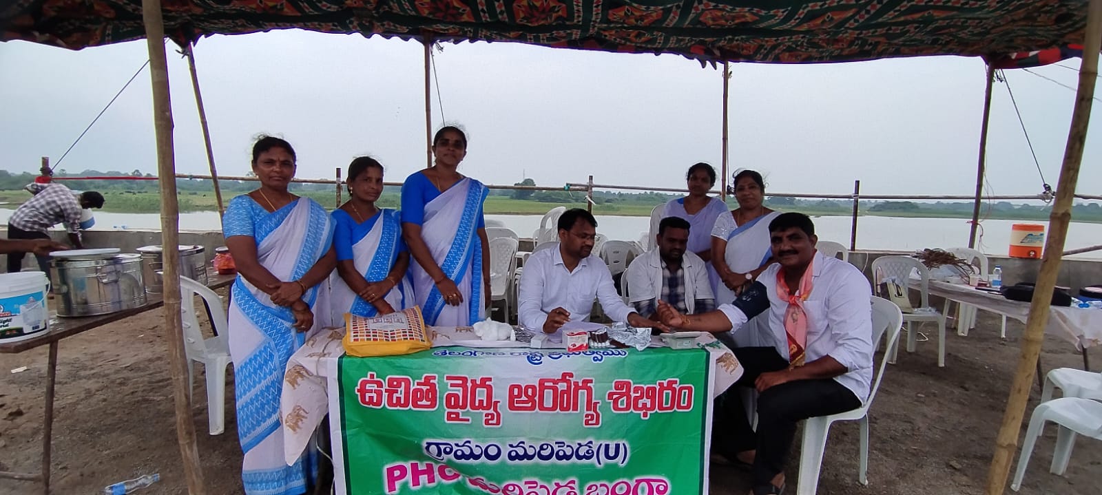 మాకుల చెరువు వద్ద గణేష్ నిమజ్జనంలో వైద్య శిబిరం ఏర్పాటు: వైద్యాధికారి డాక్టర్ గుగులోతు రవి మాకుల చెరువు వద్ద గణేష్ నిమజ్జనంలో వైద్య శిబిరం ఏర్పాటు: వైద్యాధికారి డాక్టర్ గుగులోతు రవి
