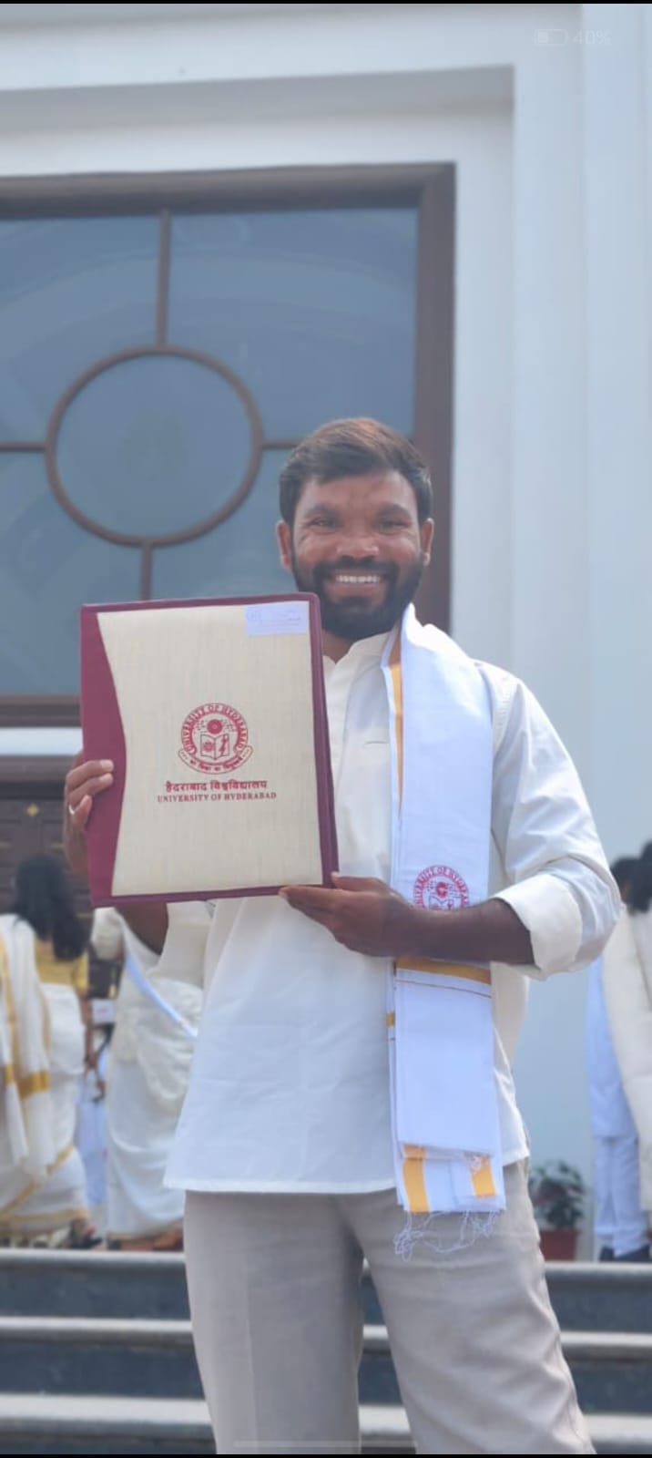 *పేదరికాన్ని అధిగమించి డాక్టరేట్ పట్టా సాధించిన దూసకల్ ముద్దుబిడ్డ*