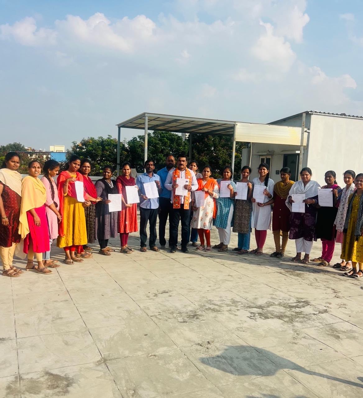 పట్టభద్రుల ఎన్రోల్ మెంట్ కార్యక్రమంలో పాల్గిని తన పేరుని నమోదు చేసుకున్న డాక్టర్ బంగ్ల లక్ష్మికాంత్ రెడ్డి గారు.