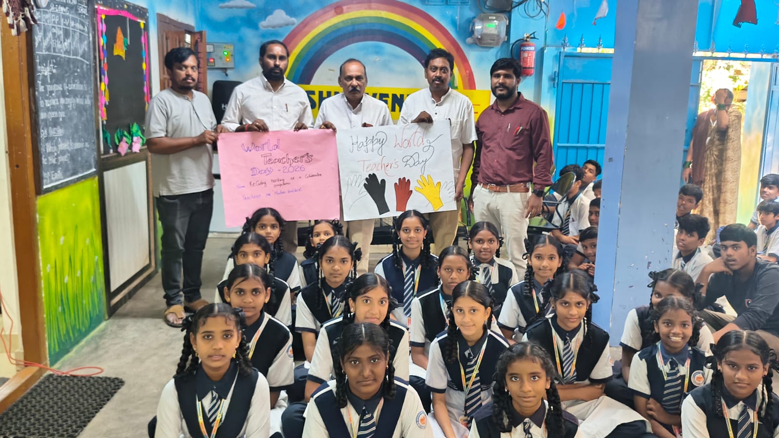 రోడా మేస్త్రి నగర్ డివిజన్,కృష్ణ వేణి హై స్కూల్ లో అంతర్జాతీయ ఉపాధ్యాయ దినోత్సవం నిర్వహించారు.