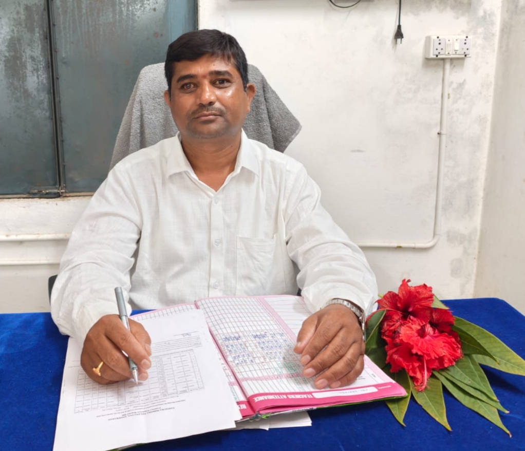 ఆధారాలు లేకుండా విద్యా వ్యవస్థపై నిందలు మోపడం దారుణం  ఖానాపురం ఎంఈఓ వెంకట్రామ్