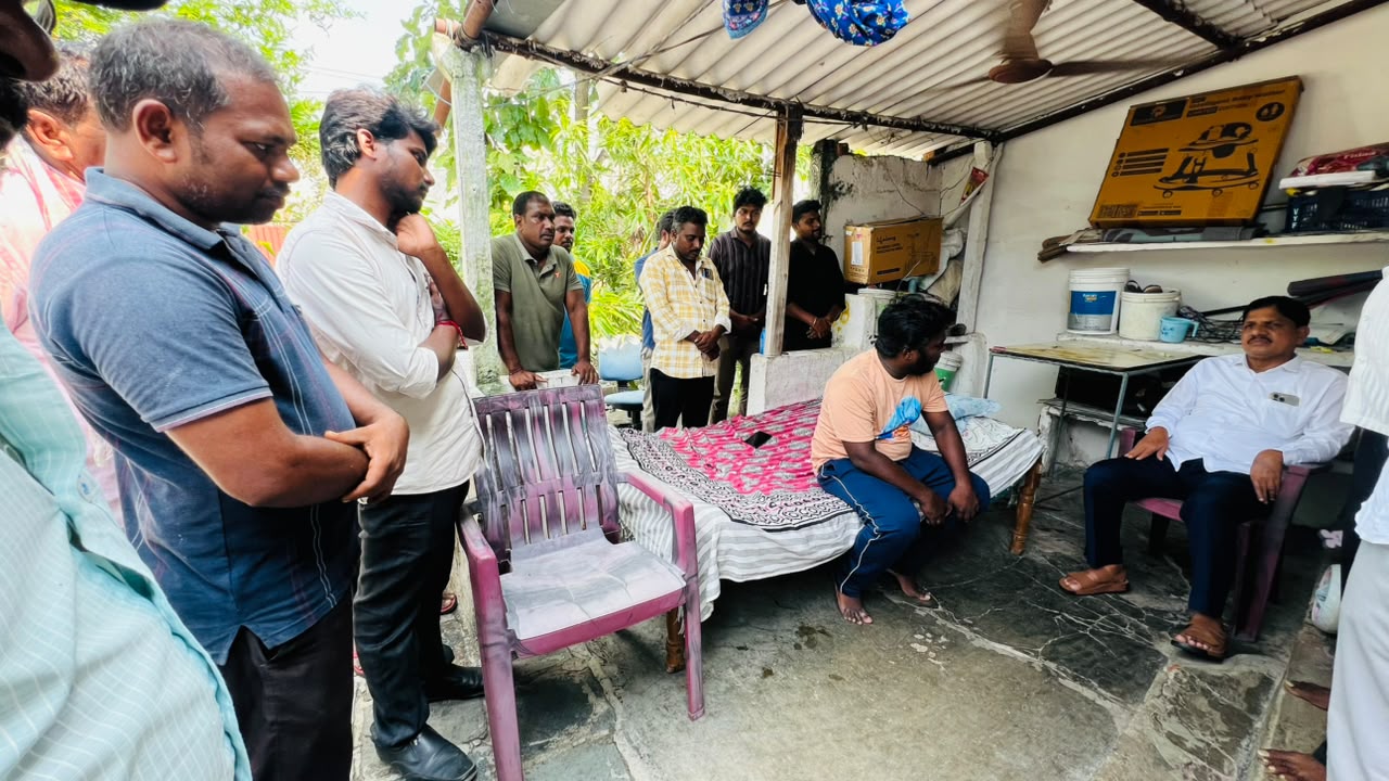 అనారోగ్యంతో విశ్రాంతి తీసుకుంటున్న డేవిడ్ రాజ్‌ను పరామర్శించిన  గుడిపూడి నవీన్ రావు